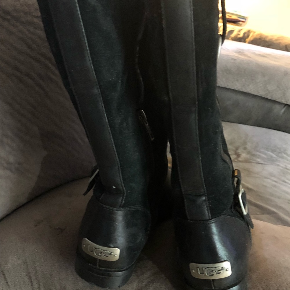 Black leather suede Ugg boots!!